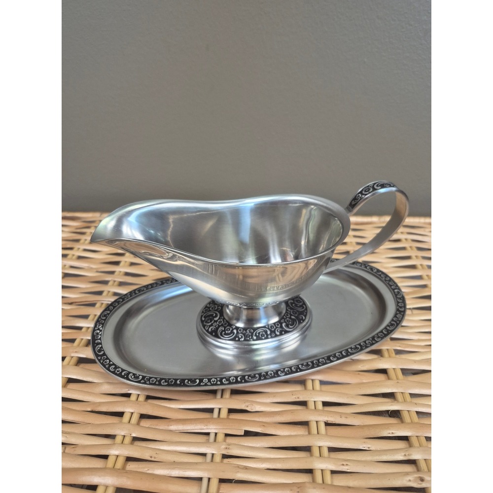 Oneida Custom 18/8 Stainless Steel Gravy Boat with Tray Japan Floral Scrollwork